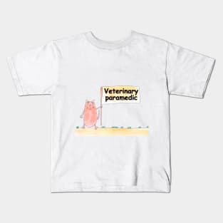 Veterinary paramedic. Profession, work, job. Cat shows a banner with the inscription. Watercolor illustration. A gift for a professional. Kids T-Shirt